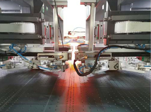 Automatische dubbele kop hogesnelheid kartonnen doosvormende machine voor stijve doos