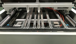 Visuele positionering Automatische behuizingsmachine Hard Cover Machine Lining Machine 20-30 PCS/MIN