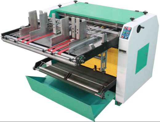Automatische groeifmachine Karton groeifmachine Bidirectionele Precision Positioning V Cut Machine Speed 32pcs/min