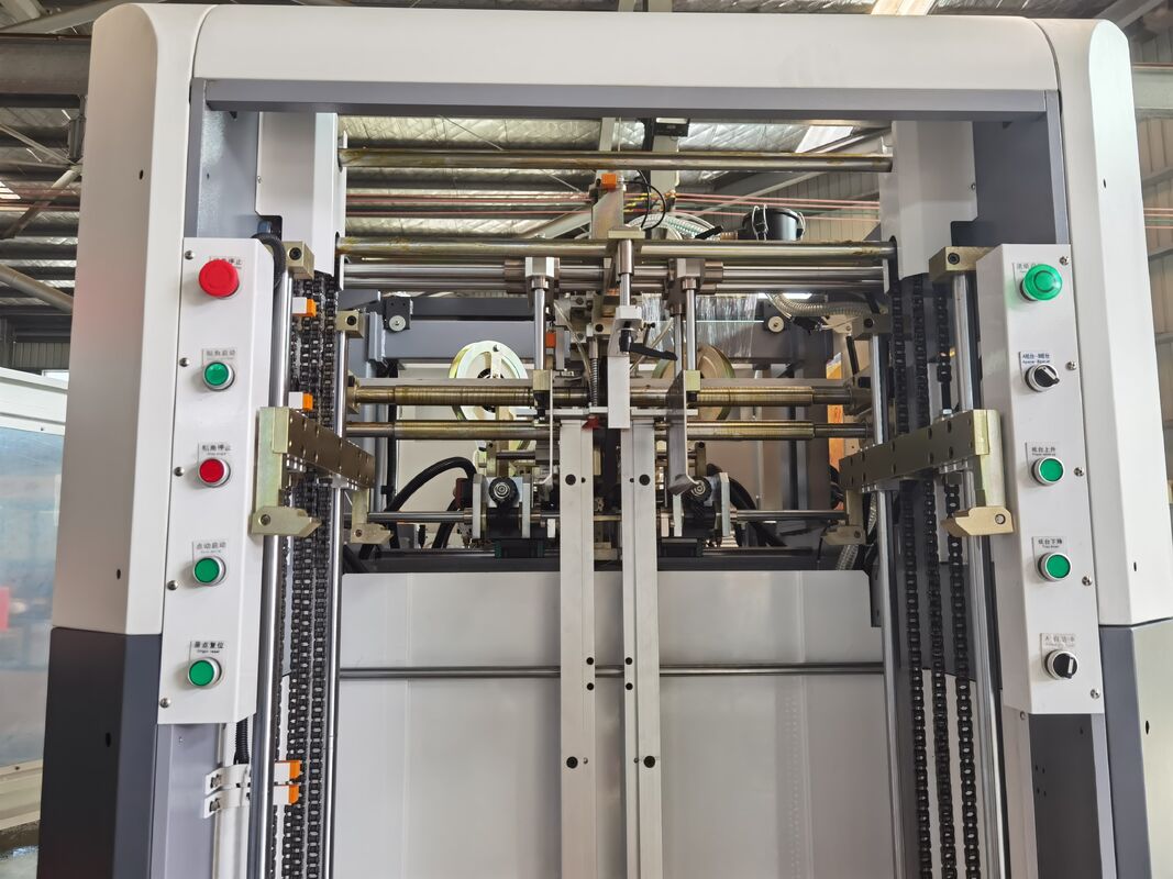 Volledig geautomatiseerde hoekversterkingsapplicator 85 stuks/min Hoekplakmachine