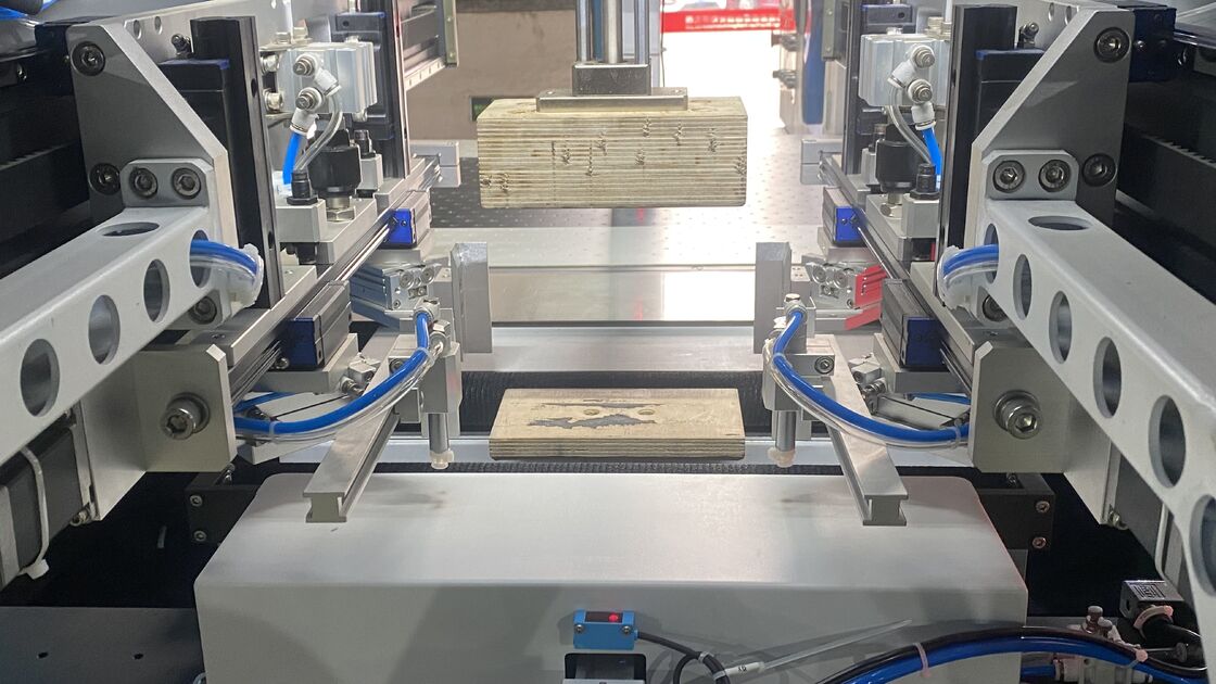 Dubbele Voeding Dubbel Vormen Machine voor Stevige Dozen Hoge Snelheid Hoge Precisie Volledige Servo Besturing