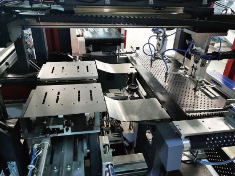 Intelligente High-Speed Drawewr-Style Box Manufacturing System 20-30pcs/min geschikt voor wijndozen buisdozen