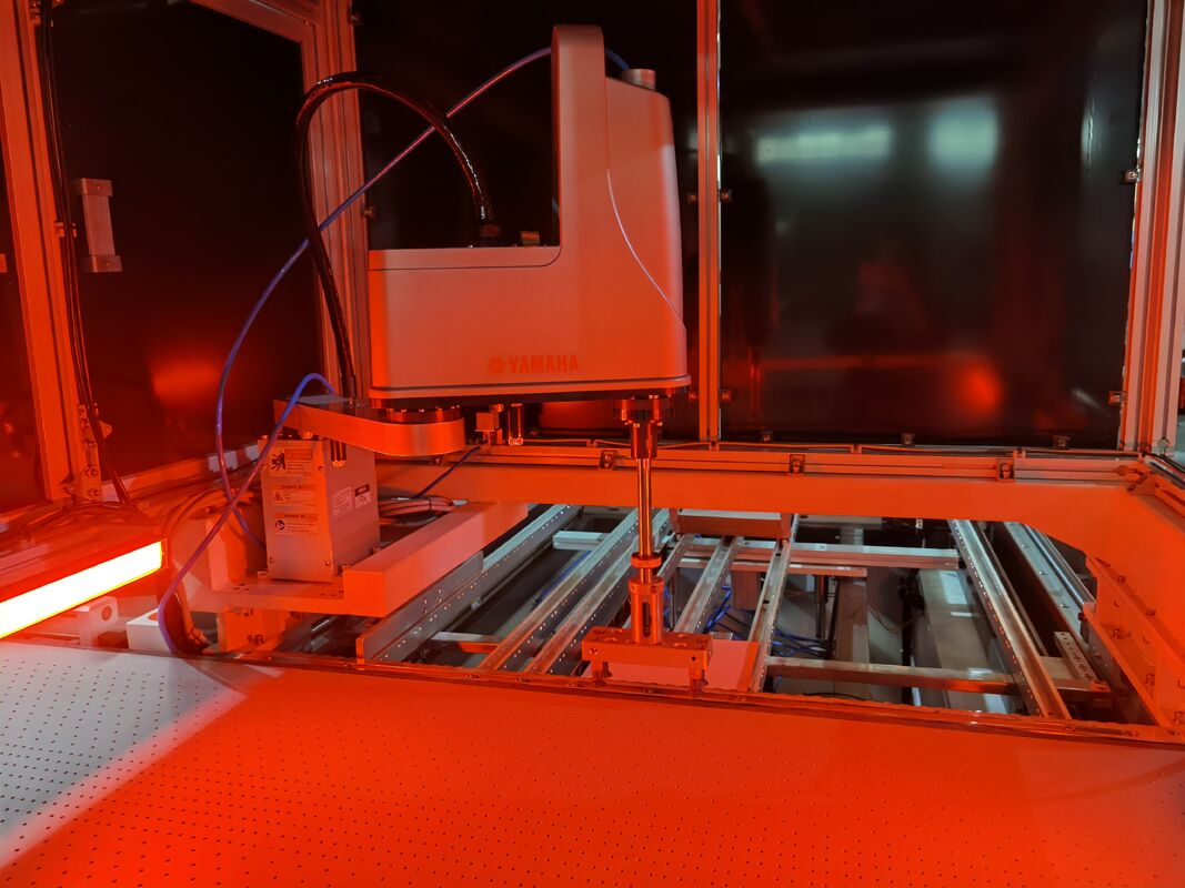 PLC met touchscreen interface Automatische positioneringsmachine Automatische productiesnelheid 35-45pcsmin