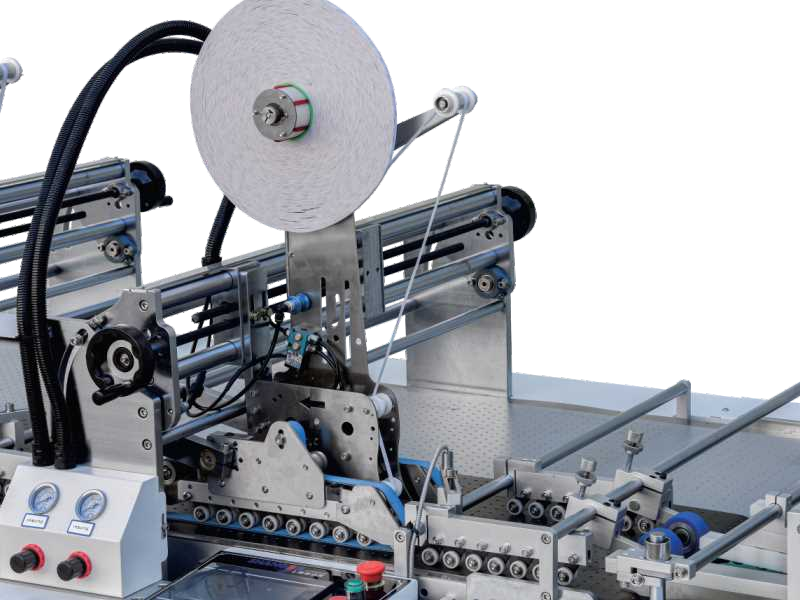 LY-1450WG-900 Multifunctionele Zipper Box Paste Dubbelzijdige Kleefmachine Multi-Box Compatibiliteit Alle Zipper Cartons Breed formaat Ondersteunt Papier Karton Aanpasbare bandbreedte