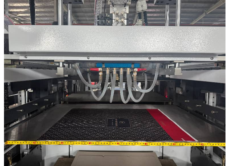 LY-DS650 Volautomatische Stansmachine (Alleen voor grijs karton zonder verbindingspunt) Intelligente Cirkelvormige Toevoer Hoge Precisie Hoge Efficiëntie