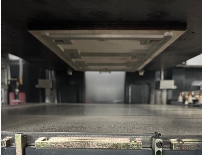 LY-DS650 Volautomatische Stansmachine (Alleen voor grijs karton zonder verbindingspunt) Intelligente Cirkelvormige Toevoer Hoge Precisie Hoge Efficiëntie