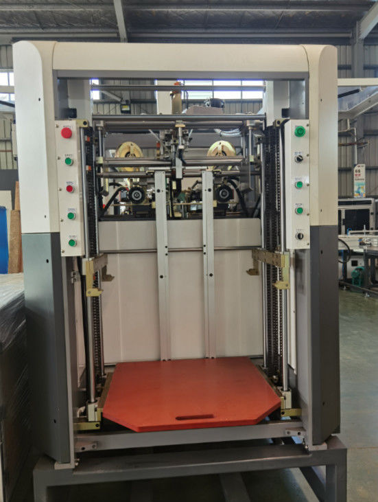 Volledig geautomatiseerde hoekversterkingsapplicator 85 stuks/min Hoekplakmachine